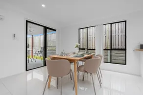 Whispering Pines - Stylish 3BR Duplex close to M1 - Image 2