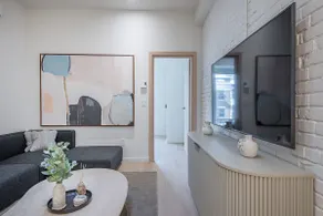 Downtown Core - Ultra Modern 1 Bedroom Apartment - Image 4