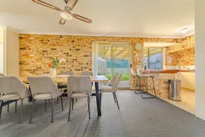 StayAU 4BR Family Retreat with Garden Near Perth - Image 2