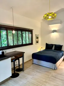 Small studio with swimming pool and gardens - Image 4