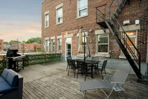 Beautiful Villa Montreal Downtown - Image 4