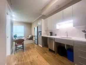 412 Modern Brand New Studio Apartment - Image 5