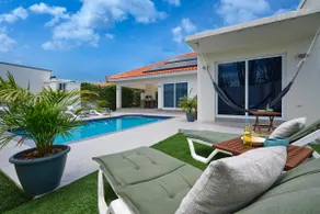 Amazing 9 GUEST Family Home - private pool - Image 4