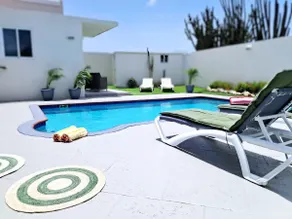 Amazing 9 GUEST Family Home - private pool - Image 2
