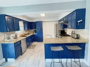 Chicagoland Ranch House.4BR&Master Suite, Sleeps 9 - Image 5