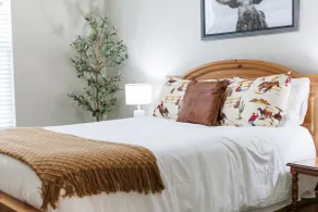 Desert Cowboy | Cozy Modern Escape | Close to Tech - Image 5