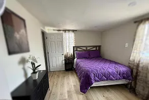 Hidden Elmwood- 3 bedroom - 1 queen bed / 2 full - Image 4