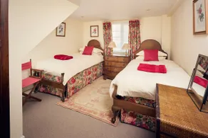 Charming Wye Valley Cottage with Garden & Parking - Image 3