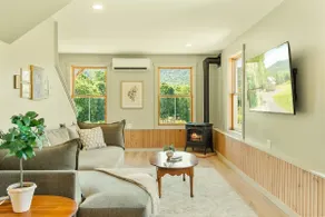 Peaceful Meadow Retreat • Cobbler Hill Farm Stay - Image 4