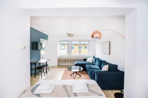 Lux Gare Studio – sleeps 4 - Image 2