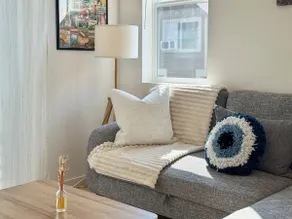 Bright 2BR Townhome | Easy Access to Downtown & UW - Image 3