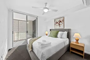 Bright & Stylish 2BR w/ Spacious Balcony & WiFi - Image 5