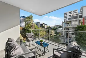 Bright & Stylish 2BR w/ Spacious Balcony & WiFi - Image 3