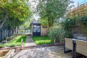 Spacious 4 Bedroom House by Oxford Train Station - Image 3