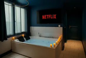 La Secrète, immersive suite with private spa - Image 2