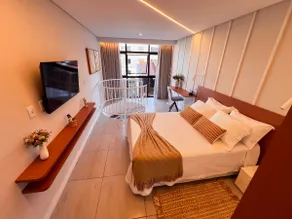 Modern Urban Beach Loft, Near Downtown and Beaches. - Image 2