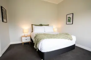 Spacious Kerang Retreat - Stylish & Cosy - Image 5