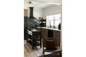 Modern 3BR Near Drake + Downtown | Spacious & Cozy - Image 2