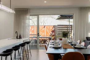 Champagne Stay / 5BR Hunter Valley / Spa & Firepit - Image 2