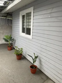 House minutes from downtown and outlet. New to Airbnb - Image 3
