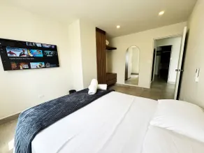 Beautiful and spacious apartment with parking - Image 2