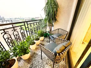 Luxe 2BHK | AC-Cafes-Ntflix-Kitchen-Balc | Nr Airport - Image 4