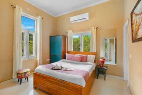 Pet-friendly Retreat W/ Garden, Shared pool - Image 3