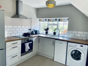 The Apartment– Spacious Retreat at George & Dragon - Image 3