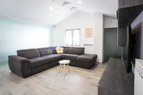 Attic in the center - within walking distance of Lake Maggiore - Image 2