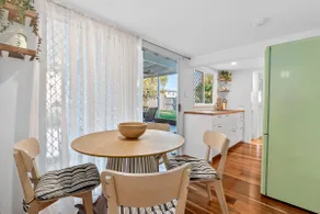Cozy Coastal Retreat - Pet Friendly & Garden - Image 5