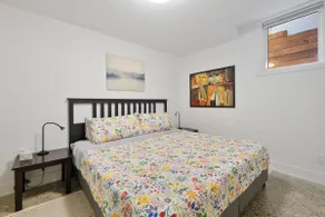 King 1BR w/parking near Rideau Canal skateway - Image 4