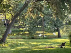 Serene 2BR Oasis with Kitchen and Pond Views - Image 5
