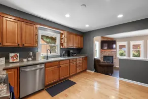 Family Cottage, Walk to the lake (pet friendly) EV - Image 3