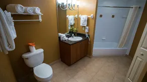 Relaxing Weston Getaway | Pool View | Free Parking - Image 4