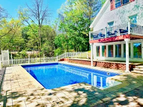 Modern 4BR 2BA Villa Near Bucknell with Pool - Image 4
