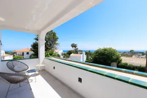 Luxury Beach Villa w/Pool, AC, EV & Pet Friendly - Image 5