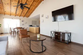 NEW Casa Marea Beach Front House DT 2BR WiFi & AC - Image 3