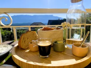 Bellevue: Cozy studio with pool + alpine panorama - Image 3