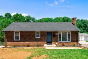 White Oak - Close to LU | 3B/1BA | W&D | Smart TV - Image 2