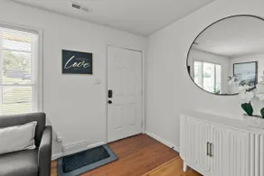 White Oak - Close to LU | 3B/1BA | W&D | Smart TV - Image 5