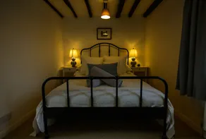Pear Tree Cottage in the Cotswolds - Image 2