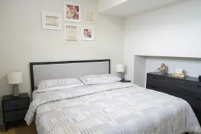Luxury 2 Bed Suite: Close to Airport, DT & Rockies - Image 4