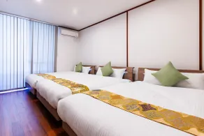 [Annex, 2F] Accommodates up to 18 people!Plenty of restaurants!Walking distance to the beach & free parking for up to 3 cars - Image 2