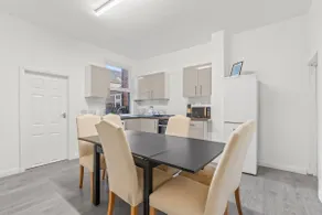 The Major Oak House II Spacious for Family and Teams - Image 2