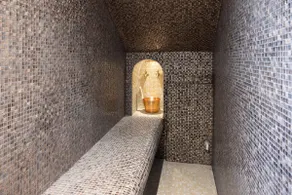 L'Andalouse | Spa | Jacuzzi | Steam Room | Sauna - Image 5