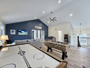 Delavan Lake Retreat HotTub Pvt Pickleball Ct - Image 4