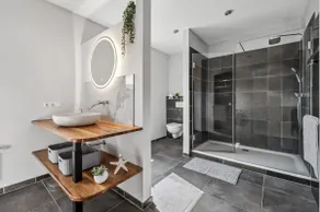 Luxurious townhouse with 2 parking spaces - Image 4