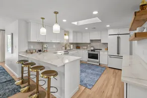 Eventide: Renovated 5 Bedroom, 3 Baths on Island - Image 3