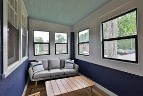 Queen City Blue- Historic Charmer Luxurious Living - Image 2