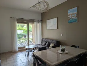 Uzès center 2 min away | swimming pool + air conditioning + parking - Image 2